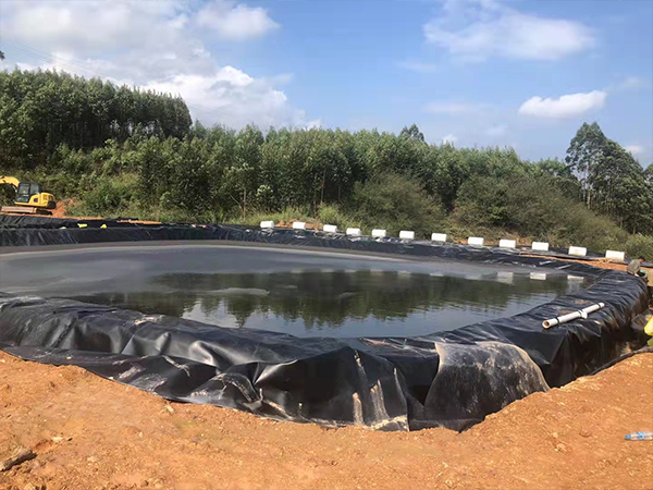 如何保護(hù)污水處理防滲膜安然度過(guò)寒冬？