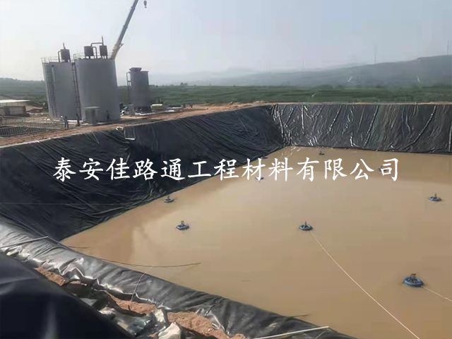 大型污水池鋪設(shè)hdpe防滲土工膜的重要三步 大型污水池鋪設(shè)hdpe防滲土工膜的重要三步