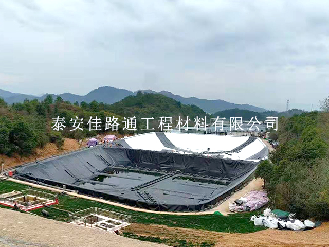 防滲土工膜在施工中出現(xiàn)的問(wèn)題須及時(shí)進(jìn)行解決 防滲土工膜在施工中出現(xiàn)的問(wèn)題須及時(shí)進(jìn)行解決