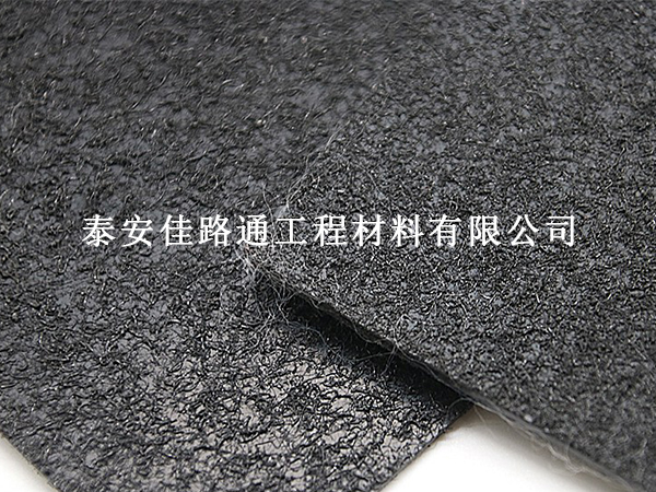 糙面防滲土工膜焊接難點(diǎn)與技巧：精準(zhǔn)操作，確保無(wú)漏