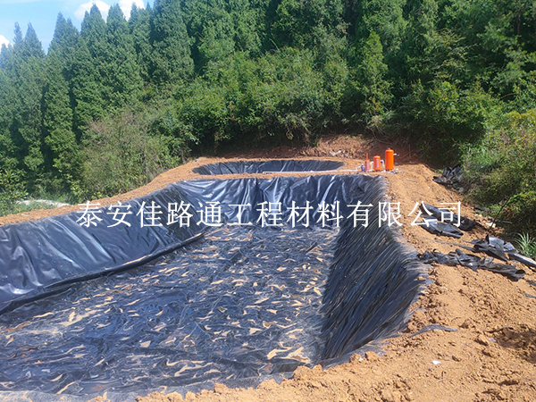 魚塘防滲膜焊接方向怎么定？關(guān)鍵原則在這里