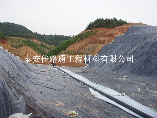 垃圾填埋場防滲膜裁剪，這些技巧讓施工更省心